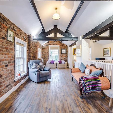 Belvedere House - Serene Countryside Escape - 4 Bedrooms Sleeps 8 Sandbach Exterior photo